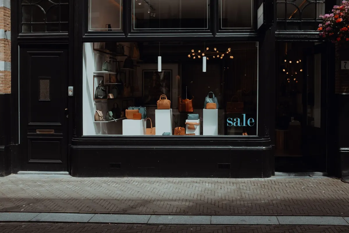 Franchise vs Independent: What Works Better for New Businesses in Pennine Towns?